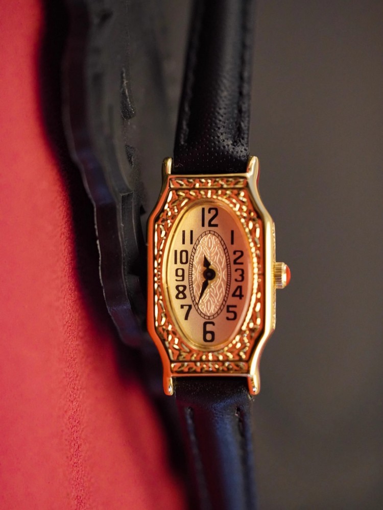 Jam Tangan Kuarsa Emas Ujung S - Leatherwork Ideas ulasan dan harga